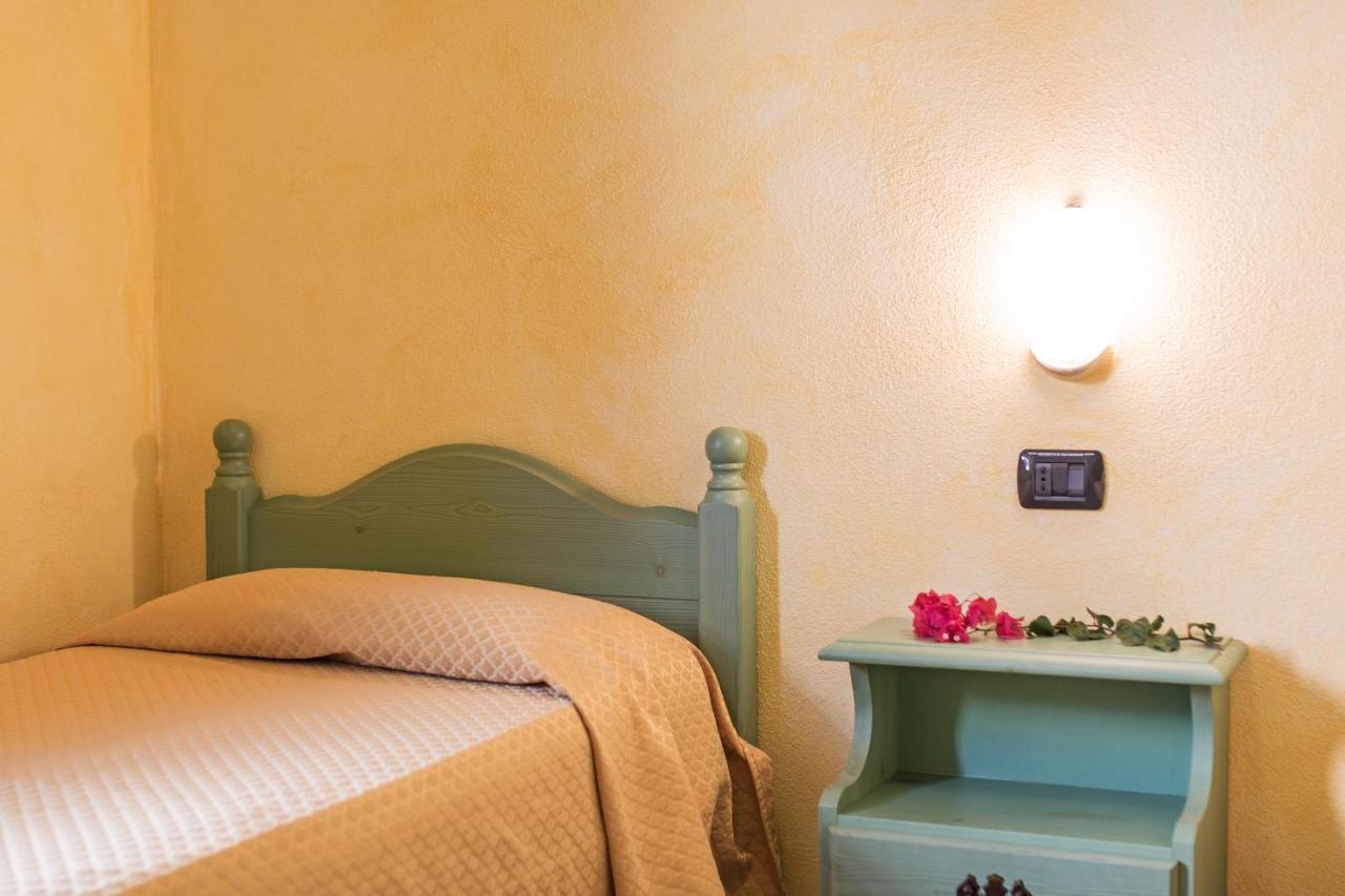 Hotel Residenza Gli Ontani à Orosei Extérieur photo