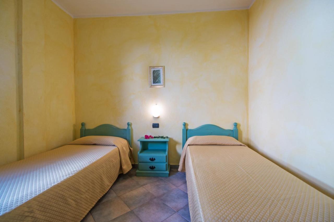 Hotel Residenza Gli Ontani à Orosei Extérieur photo