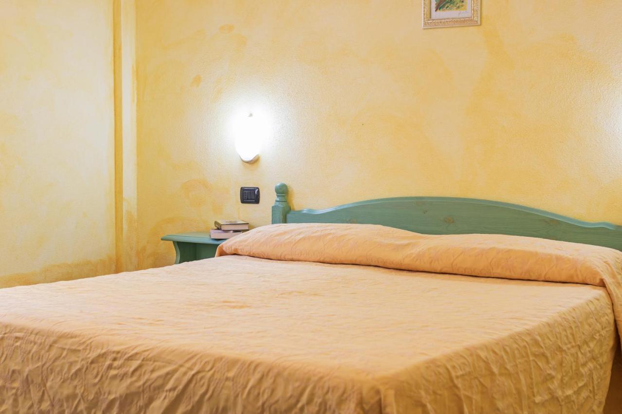 Hotel Residenza Gli Ontani à Orosei Extérieur photo