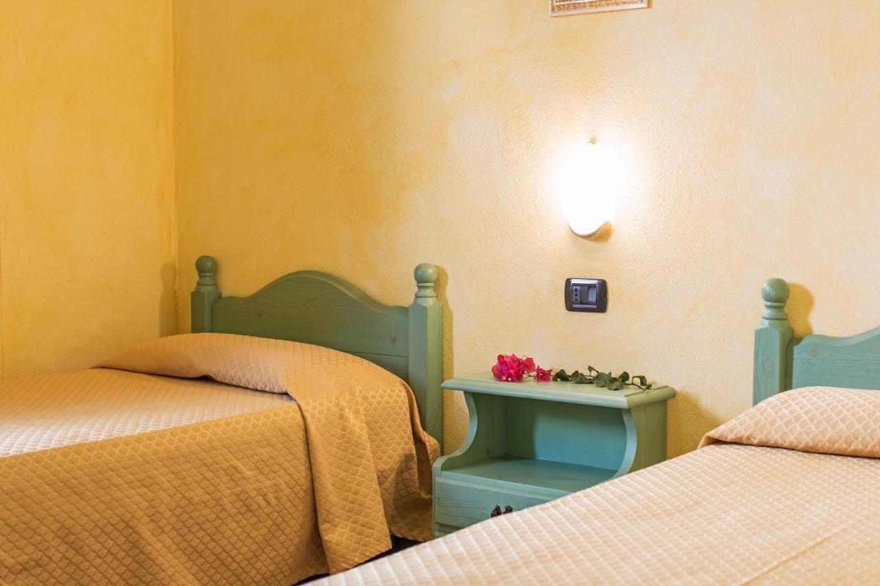Hotel Residenza Gli Ontani à Orosei Extérieur photo