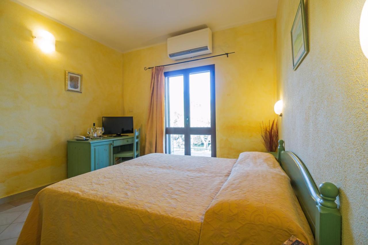 Hotel Residenza Gli Ontani à Orosei Extérieur photo